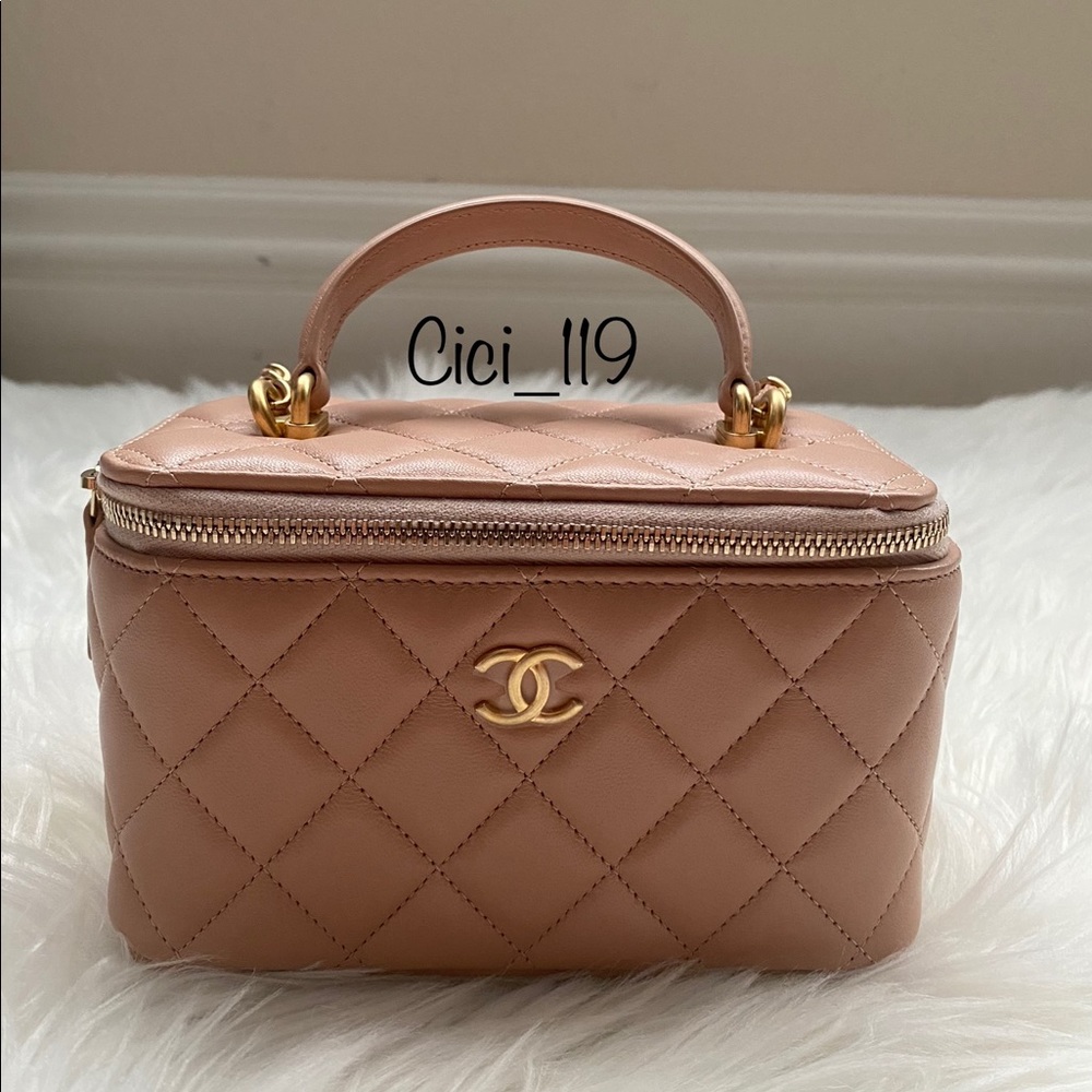 🚫🚫SOLD🚫🚫☀️ Chanel Beige Top Handle Vanity